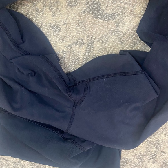 Lululemon High Waisted Mesh Scrunch Leggings size 8 dark navy blue - Picture 4 of 8